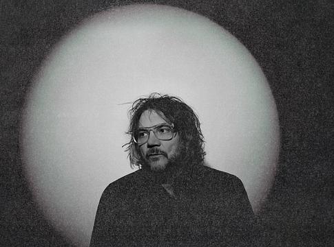 Jeff Tweedy új albuma, a Twilight Override 30 dallal és mély önreflexióval érkezik