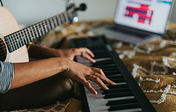 A zenészek 87%-a már MI-t használ – a LANDR friss kutatása a jövő zenéjéről