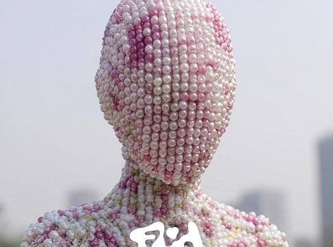 Florian Picasso pörgeti fel: itt a ‘Dior’