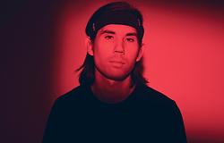 GRYFFIN új albummal tér vissza, megérkezett a Spin Me Slowly