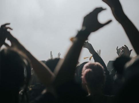 Miért az adatok döntik el, ki jut el a fesztiválok főszínpadára