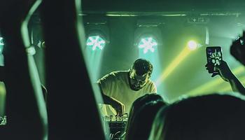 Miért nélkülözhetetlen egy jó rezidens DJ egy klub számára?