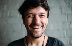 Elhunyt a berlini klubélet meghatározó alakja, Nico Stojan