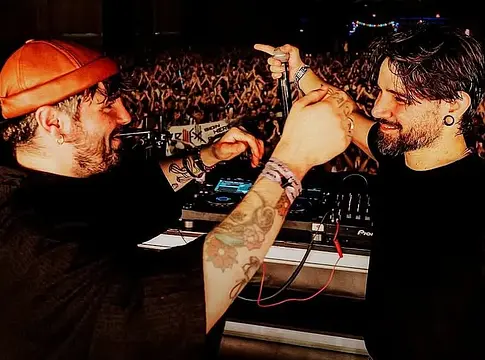 Skrillex váratlanul kiadta a Thistle-t Blawannal, Randomerrel és MC Drickával