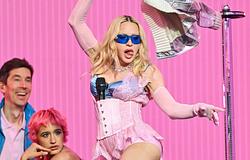 Madonna DJ-pult mögé állt a Confessions II londoni premierjén