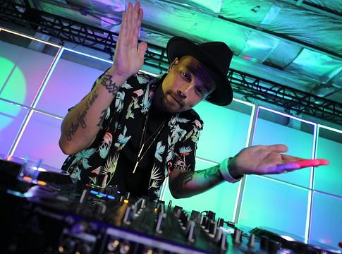 Nem kell felmondanod ahhoz, hogy komolyan vehető DJ legyél