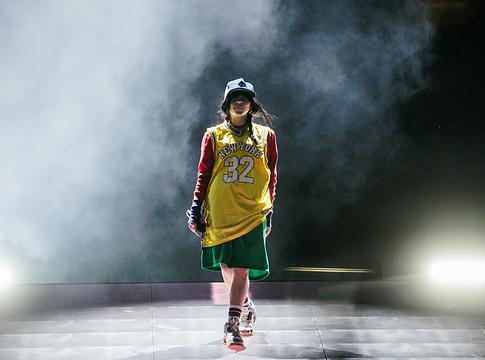 Billie Eilish nyíltan bírálja az ICE-t a minneapolisi haláleset után