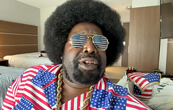 Afroman visszaperel egy rendőrt a 2022-es házkutatás miatt