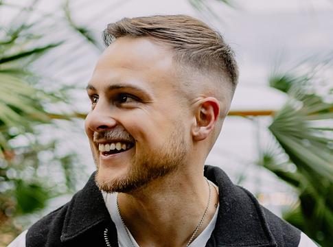 Lloyd Barwood: új csillag a progresszív house egén – érkezik a „Chain of Thoughts” EP