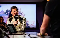 Hardwell Avicii egyik dzsekijében lépett színpadra a Tomorrowlanden