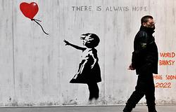 Kiderülhetett Banksy kiléte: egy brit művész állhat a legendás név mögött