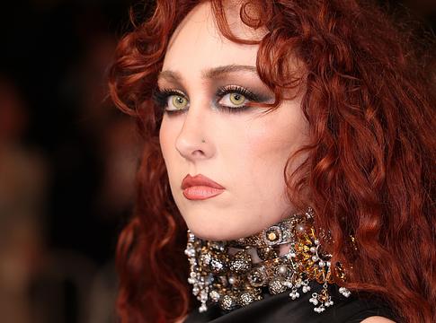 Botrány és botok: Chappell Roan neve körül mesterségesen gerjesztett vihar