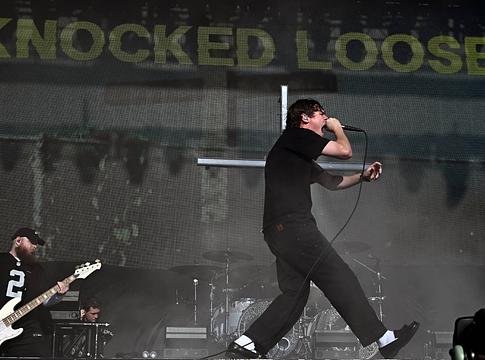 Deréktól lefelé megbénult egy nő a Knocked Loose koncertjén