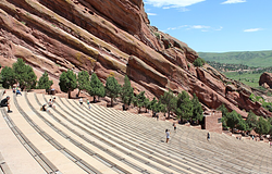 Rod Stewart orvosi utasításra elhalasztotta a Red Rocks-fellépéseit