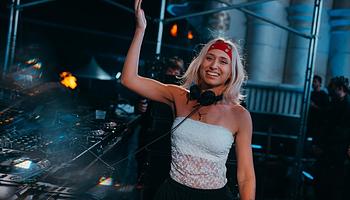 Novah és Marie Vaunt közös számban egyesíti a hard techno és az acid erejét