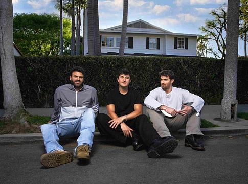 House-ból drum & bass-be: John Summit és The Chainsmokers új dala fesztiválszintre kapcsol