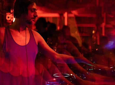Újabb vitát kavart Ricardo Villalobos Sunwaves-szettje