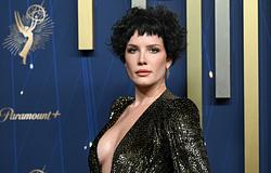 Halsey-t megfogdosta egy rajongó a színpadon – a közösség felháborodott