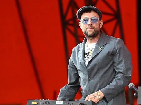 Damon Albarn meglepetés-felolvasása a BBC Radio 2-ben
