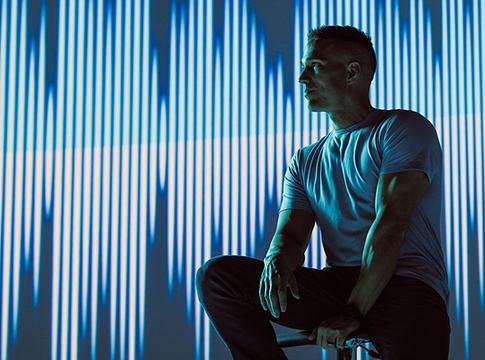 Stirling új Tech House bombával robbant: itt a 'Testify' David LeSal közreműködésével