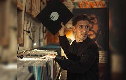 Flug visszatér a CLR-hez újraértelmezett "Sincrodestino" című számával