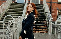 Kate Nash Sinead O’Connor Famine-ját dolgozta fel, új versszakkal és írfurulyával