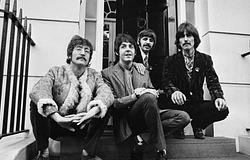 Paul McCartney titokzatos posztja: jöhet az Anthology 4?