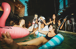 Mértékletesebb éjszakák: így változik a fiatalok alkoholfogyasztása