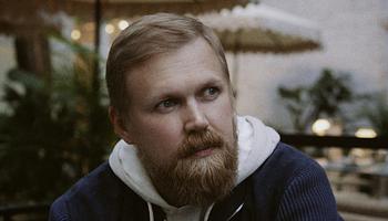Denis First és Filatov & Karas közös dallal idézi meg a nyár legjobb pillanatait