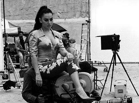 Charli XCX új klippel jelentkezett: Vincent Cassel a Camera főszereplője