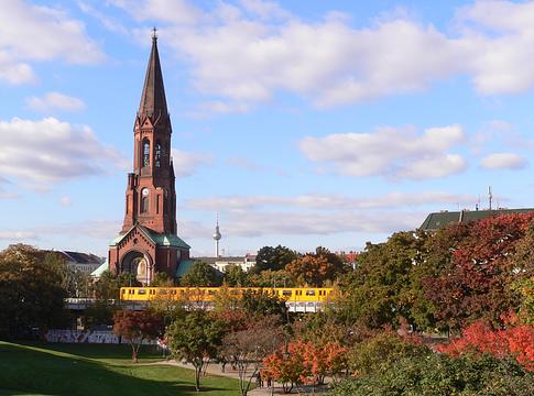Május 1-jei rave-ek után több berlini park is súlyosan károsodott