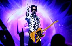 Prince archívumából jön a Timeless – itt a Stone