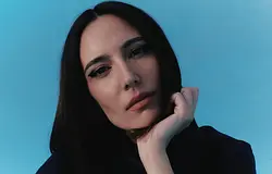 Amelie Lens a második gyermekét várja, és az anyaság helyét keresi a techno világában