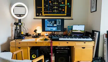 Marc Rebillet búcsúzik a pandémiás lakástól: jön az utolsó livestream