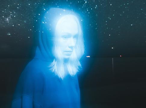 Phoebe Bridgers vakbélgyulladás miatt halasztja brit koncertjeit
