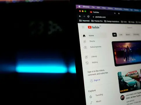 Udio elismeri: YouTube-ról szerzett tréninghangot YT-DLP-vel – élesedik a Sony Music-per