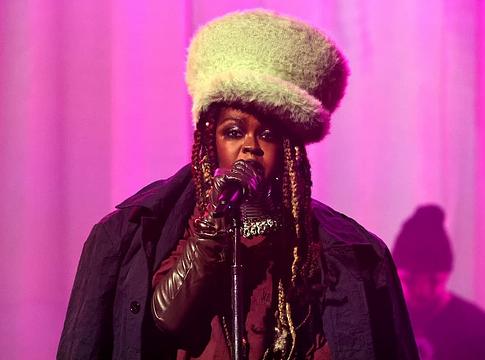 Ms. Lauryn Hill búcsúzik John Fortétól