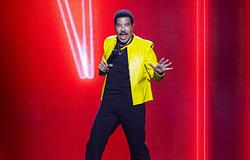 Lionel Richie odaszúrt Ushernek és Chris Brownnak: „Mi nem kerültünk börtönbe”