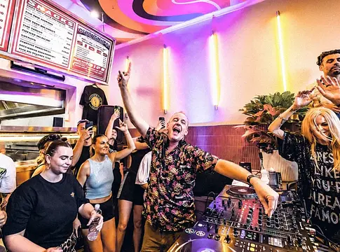 Fatboy Slim miniszettel ünnepelte a The Pipeline megmentését