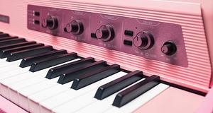 Rhodes bemutatta a pasztell rózsaszín MK8 Marshmallow pianosát