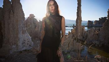Chelsea Wolfe személyes mélypontokból építkezik új albumán