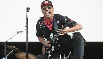 Tom Morello: „Képmutatás azt mondani, hogy a zenészek ne legyenek politikusak”