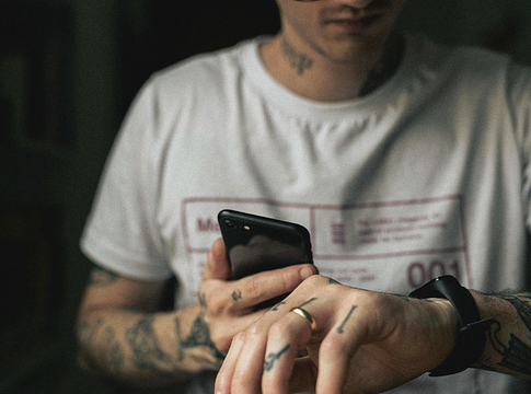 Új digitális falak épülnek a zenészek köré