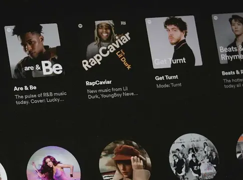 Fogynak a Spotify legnagyobb playlistjeinek követői