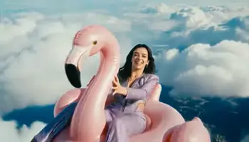 AI-énekesnő új klippel jelentkezett, de vegyes fogadtatásban részesült