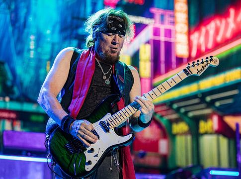 Adrian Smith otthona is a Los Angeles-i tűzvészek áldozatául esett