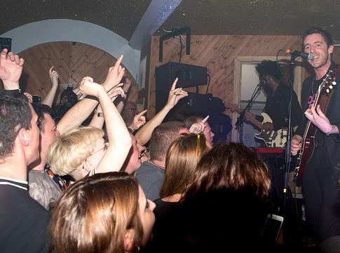 Veszélybe került a legendás MOTH Club Londonban