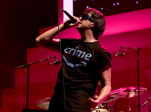 The Strokes eltolta a Reality Awaits megjelenését, nagykoncert New Yorkban Beach House és Fcukers társaságában