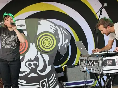 A Sylvan Esso bojkottálja a Spotify-t – új dallal és saját kiadóval lépnek tovább
