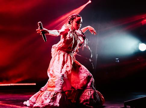 FKA twigs új dala, a Perfectly a múlt elengedéséről szól – turnéval érkezik Budapestre is
